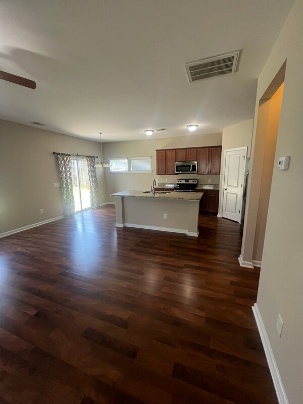 Building Photo - 178 Whispering Oak Ln
