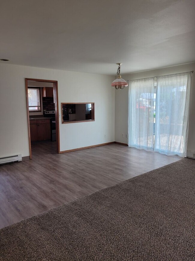 Foto del edificio - 207-209 Carswell Dr