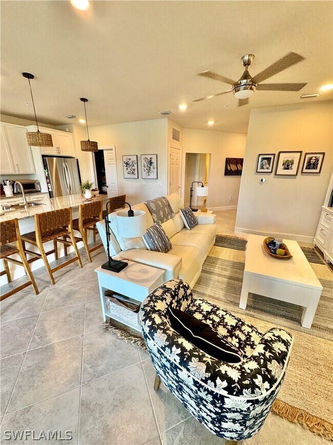 Foto del edificio - 5690 Mayflower Way