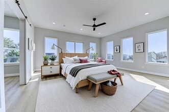 Building Photo - 637 Bay Vista Dr