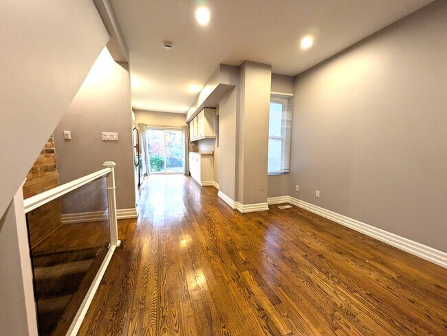 Building Photo - 86 Asquith Ave