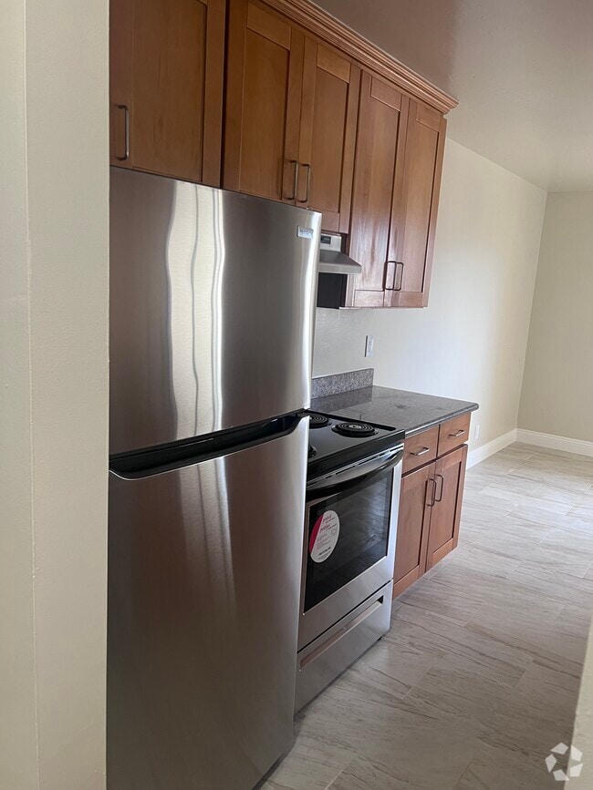 Assumption Parish Apartments for Rent with a Garage San Leandro, CA