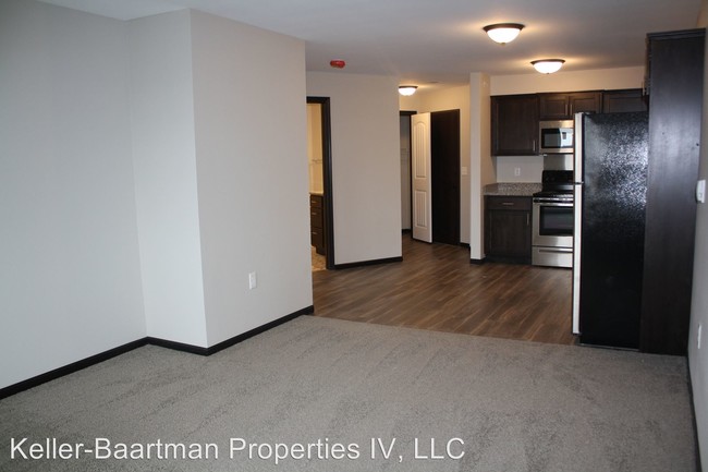 Foto del edificio - 300 Red Wing Ave S