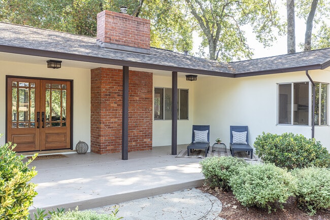Building Photo - 525 Keyes Ave