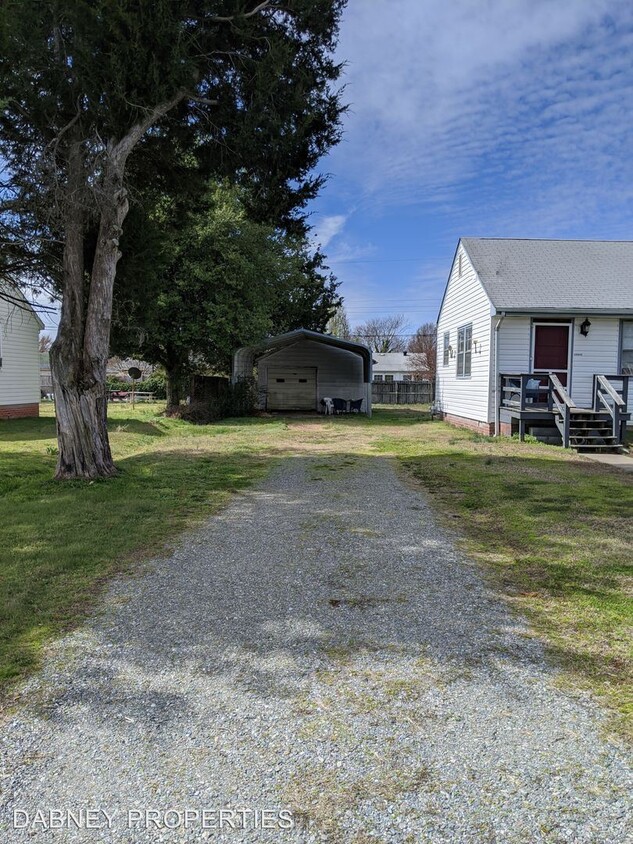 Foto del edificio - 3 br, 1 bath House - 3404 Carlton Road