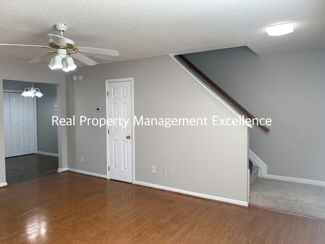 Building Photo - Raleigh Residence In Hedingham Scenic Golf...