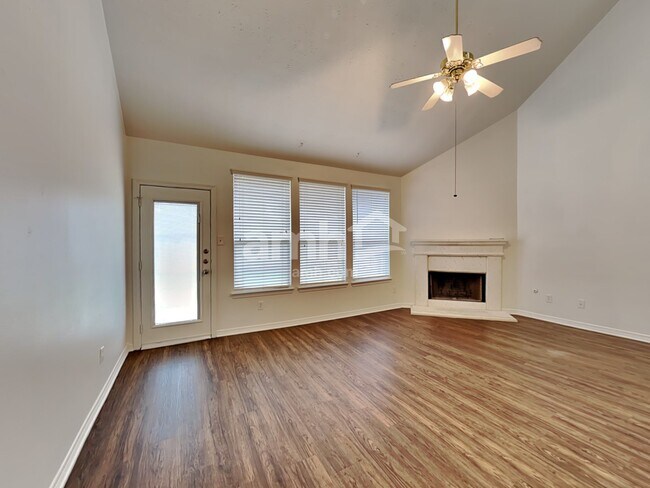 Foto del edificio - 28726 Hidden Cove Dr