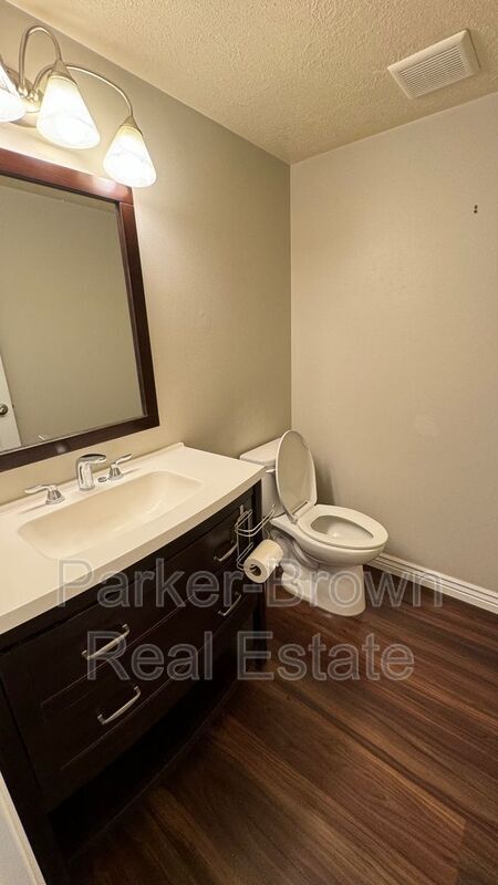 Building Photo - 204 E 735 S