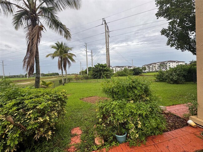 Foto del edificio - 12701 SW 49th Ct