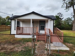 Building Photo - 8215 Easter St