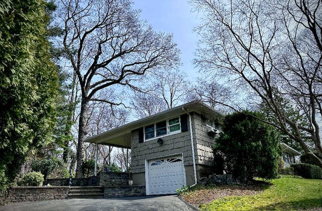 Building Photo - 3 Huyler Rd