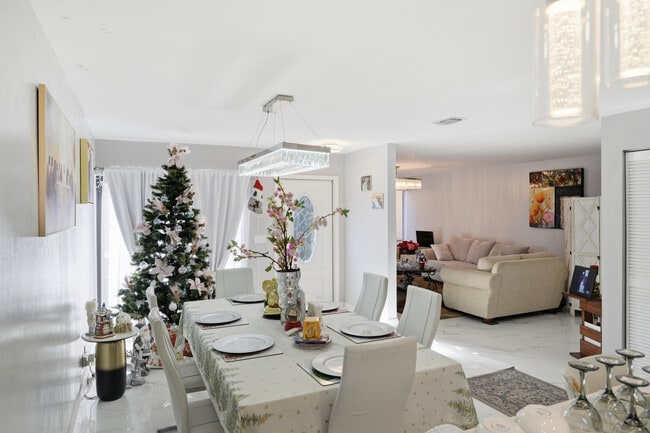 Foto del edificio - 4260 NW 114th Terrace