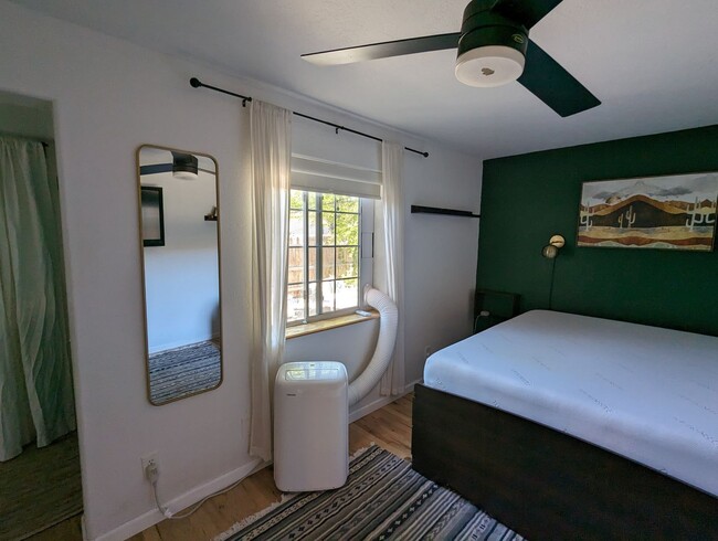 Building Photo - Two bedroom Two bath Available