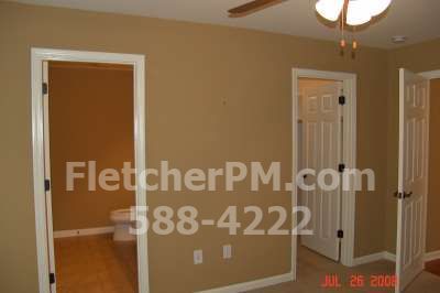 Building Photo - 1728 White Oak Ln