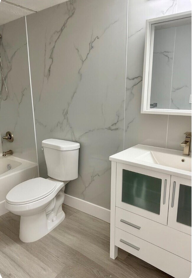 Foto del edificio - 800 Parkview Dr