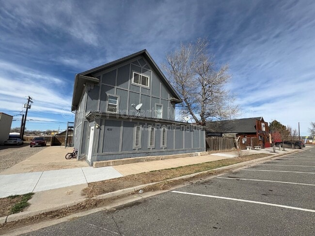 Building Photo - 635 Cedar St