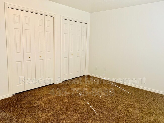 Foto del edificio - 1382 Black Mountain Cir