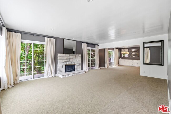 Foto del edificio - 503 N Greencraig Rd