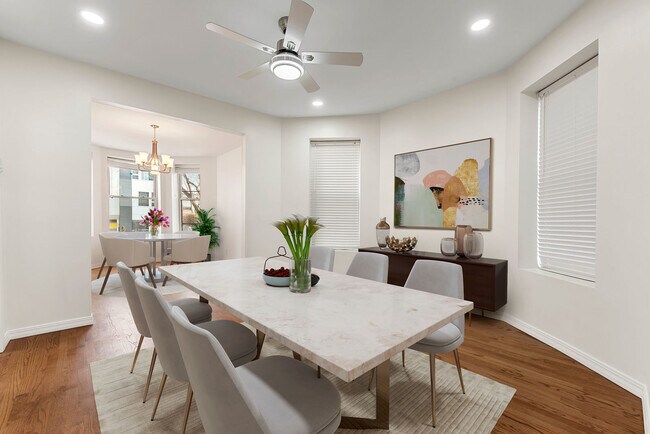 Foto del edificio - 2630 N Hamlin Ave