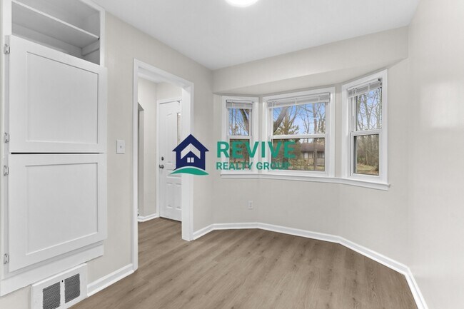 Foto del edificio - 131 Doremus Ave