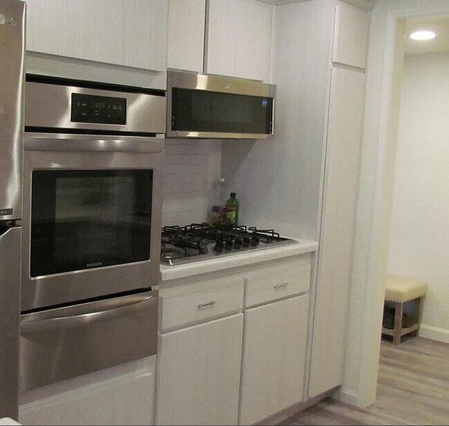 Building Photo - 22041 Costanso St