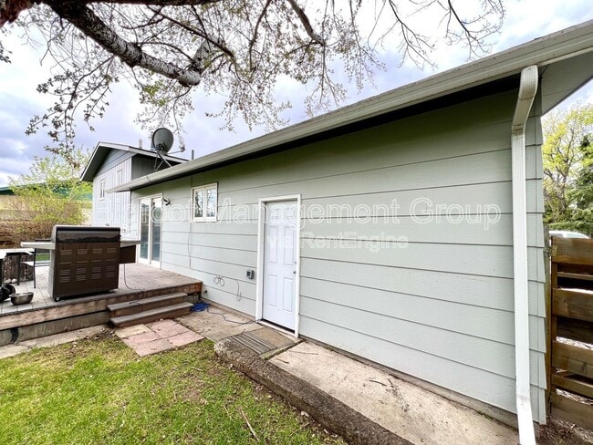 Building Photo - 161 Wedgewood Ln