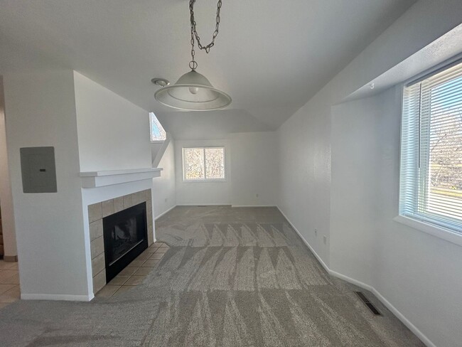 Foto del edificio - 2-Bedroom Condo Available in Boulder's Kin...