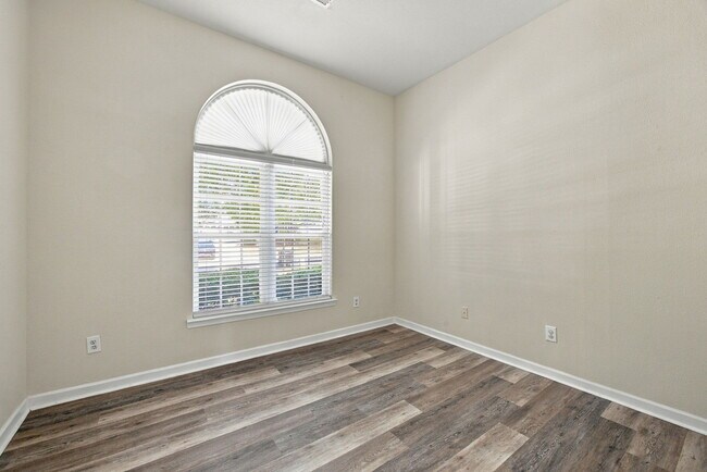 Foto del edificio - 9503 Scotland Hall Ct