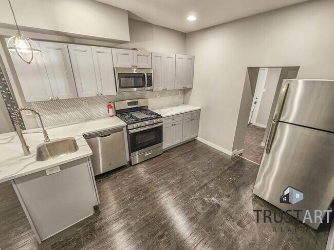 Building Photo - 3 bedroom house near Hunting Park Philadel...