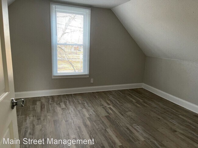 Foto del edificio - 3 br, 1 bath House - 308 E Beacon Ave.