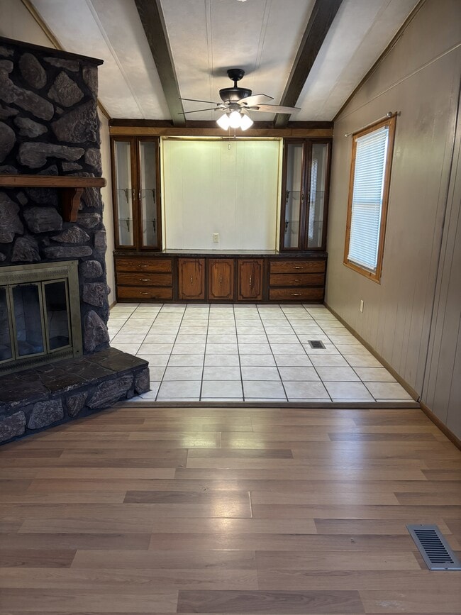 Building Photo - 801 Sycamore St