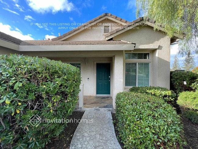 Foto del edificio - 5000 Mesa Ridge Dr