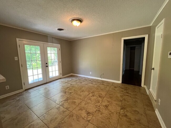 Building Photo - Renovated 3 Bedroom 1.5 Bath Home for Rent!!