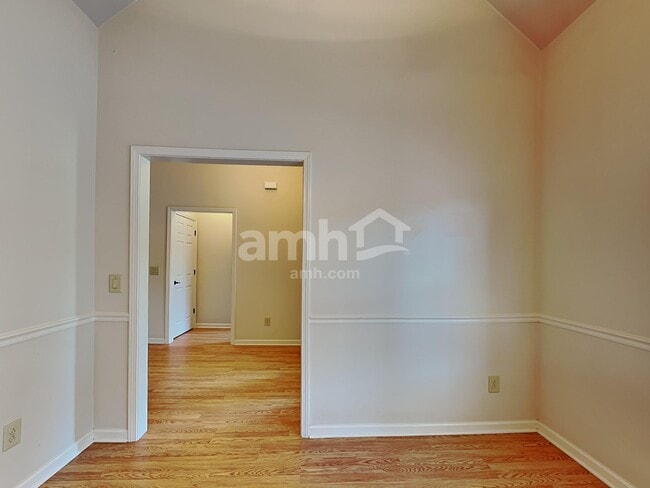 Building Photo - 103 High Ridge Dr S