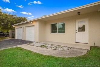 Building Photo - 9593 Richmond Cir