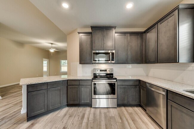 Building Photo - Beautiful home in Oak Ridge Fortworth!