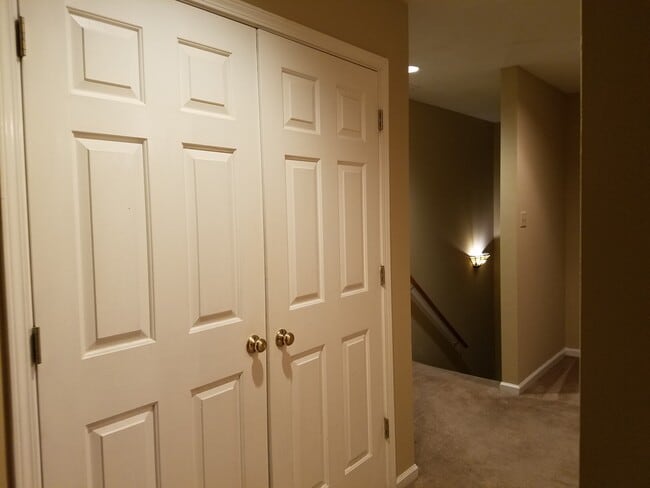 Foto del edificio - 104 Island Crest Cir