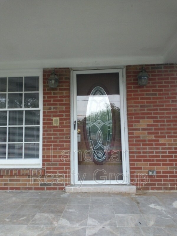 Foto del edificio - 6613 Manslick Rd