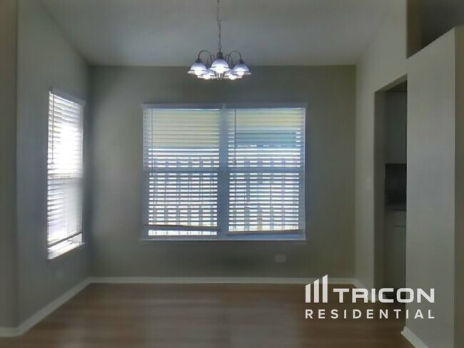 Foto del edificio - 1305 Timberbend Cir