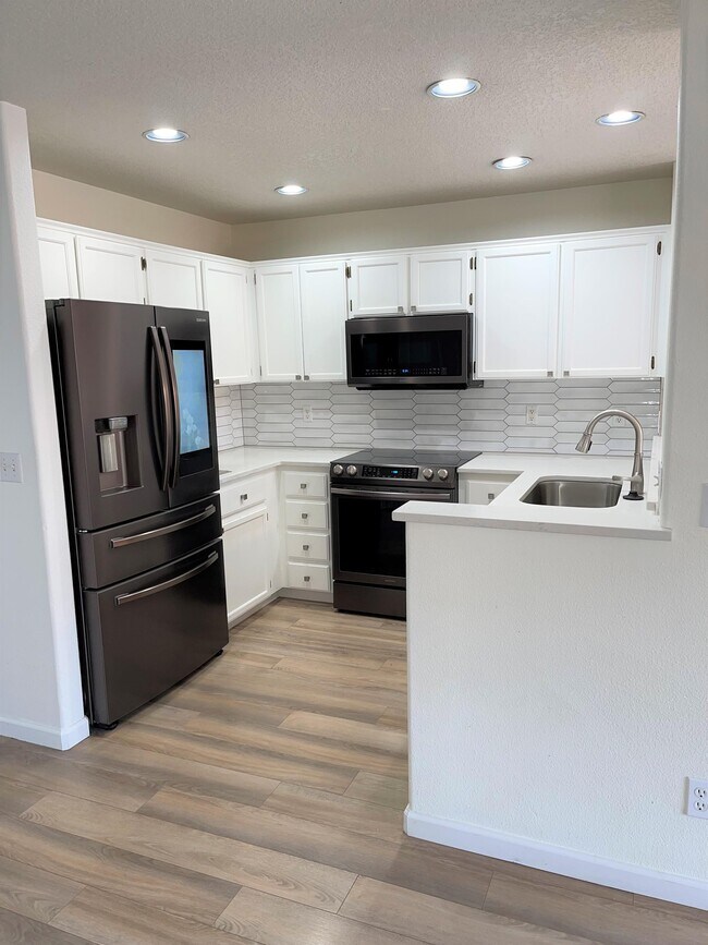 Building Photo - 15239 NW Nightshade Dr