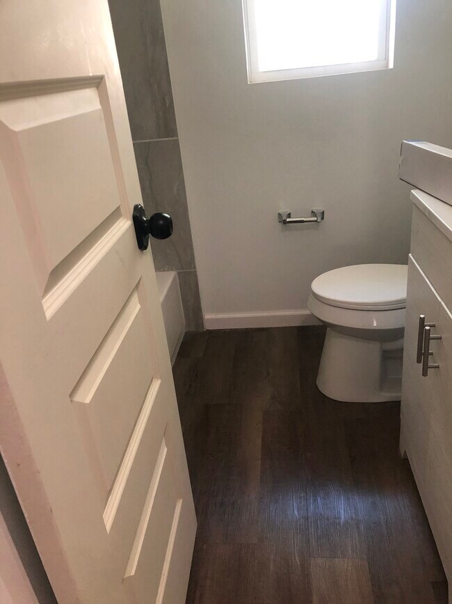 Foto del edificio - 1314 Burleson St