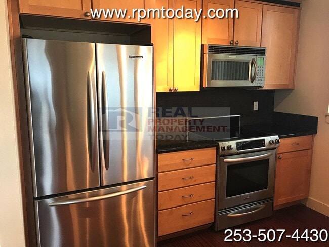 Foto del edificio - Incredible 5th Floor 2 Bedroom Condo with AMAZING Views!