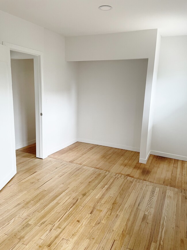 Building Photo - 155 S Grand Oaks Ave