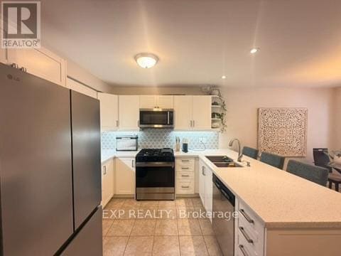 Building Photo - 5 James Arnott Crescent