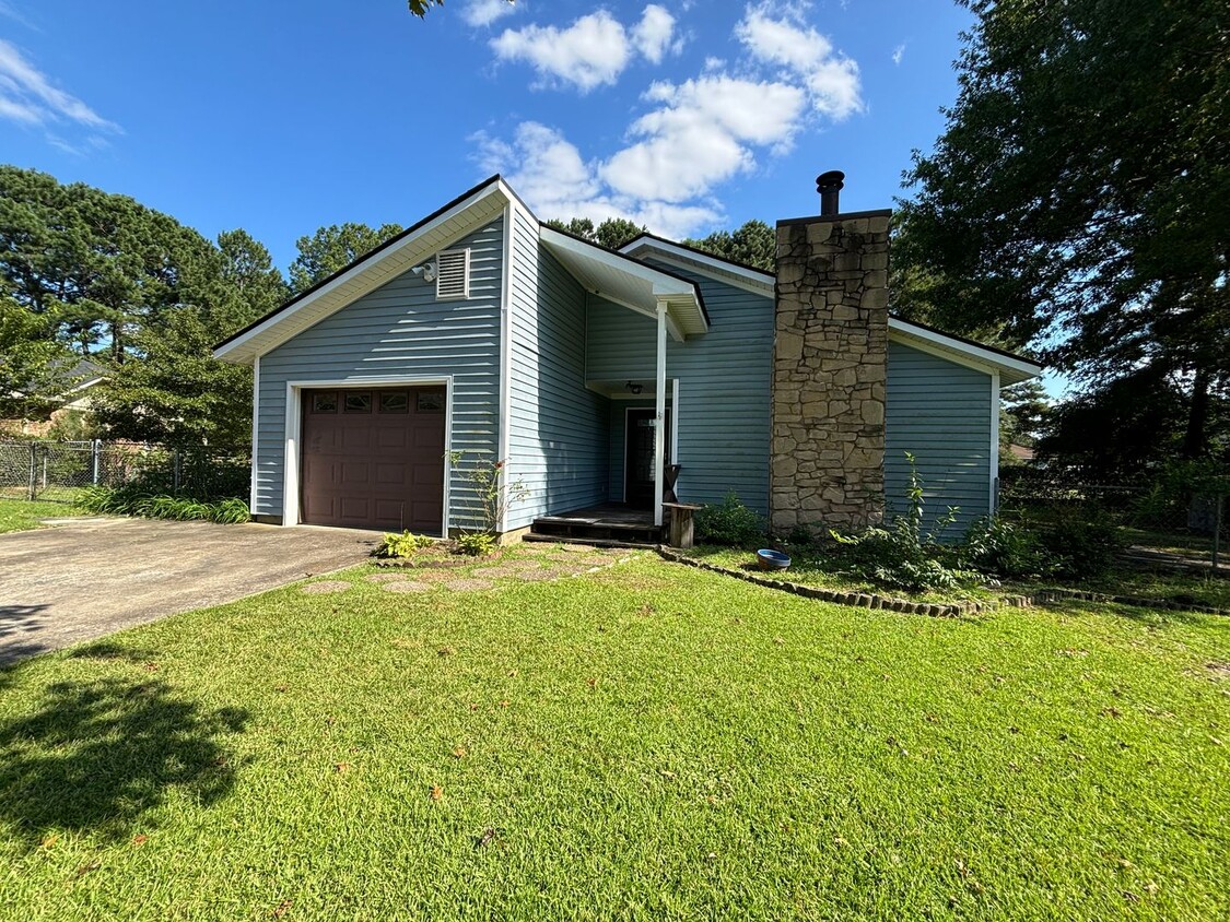 Primary Photo - 102 Lakehurst Dr