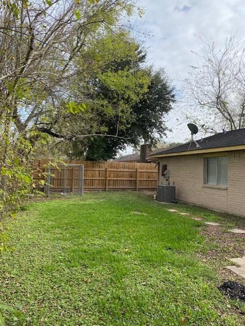 Building Photo - 2401 Willow Trail