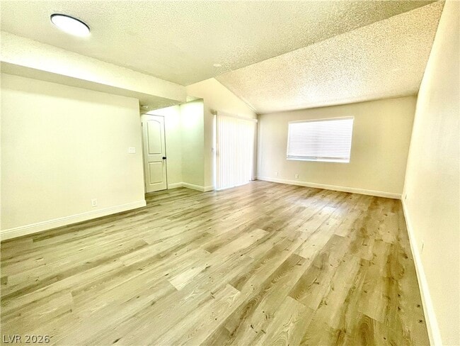 Foto del edificio - 5187 Greene Ln