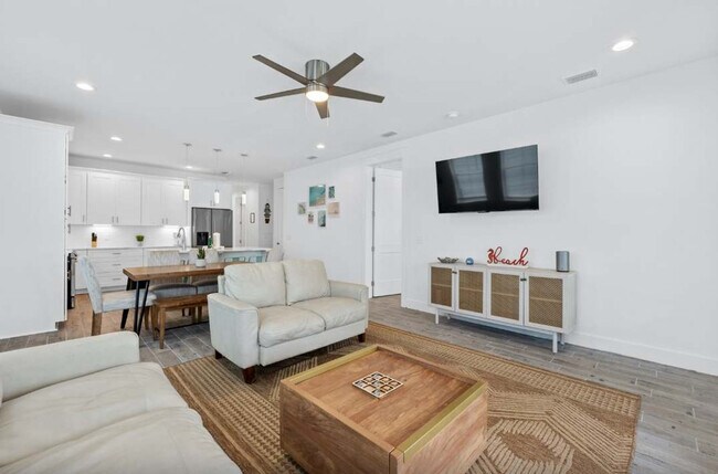 Foto del edificio - 504 Lyndell Ln