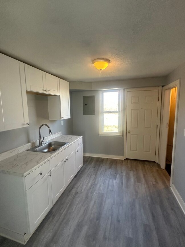 Building Photo - 52-58-58 Dumas Pl