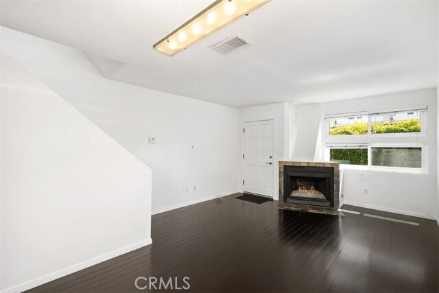 Building Photo - 4018 Redwood Ave
